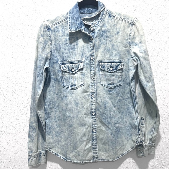 GAP Blue acid wash Button Down Shirt Classic Denim Style small - Picture 1 of 7